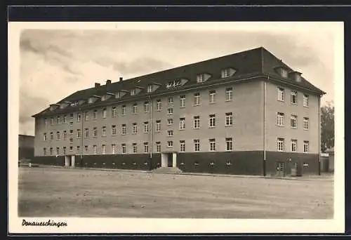 AK Donaueschingen, Kasernenansicht von vorn