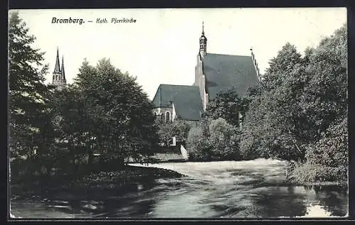 AK Bromberg, Uferpartie an der Kath. Pfarrkirche