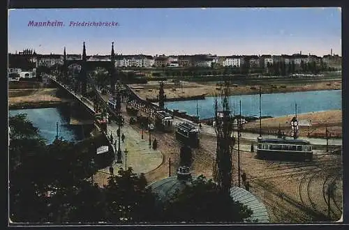 AK Mannheim, Strassenbahnen bei der Friedrichsbrücke, Leute, Kutsche