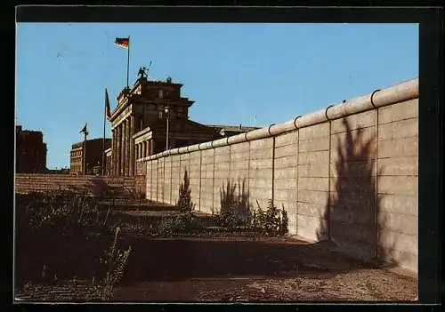 AK Berlin, Brandenburger Tor und Mauer als Grenze