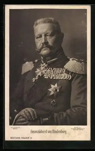 AK Portrait Paul von Hindenburg mit Ordenspange