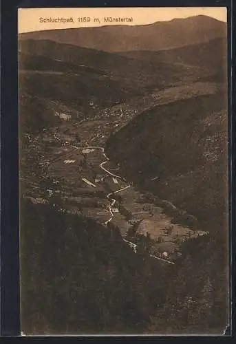 AK Münster /Elsass, Ortsansicht aus der Vogelschau in das Münstertal, Schluchtpass