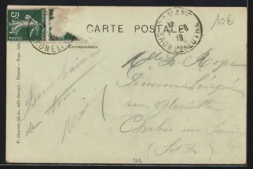 AK Davayé, Vue du village avec vignobles et paysage vallonné