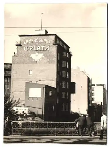 17 Fotografien Ansicht Hamburg, Kompasshaus, Wohnhäuser Kornträgergang, Strassenpartie, Strassenbahn