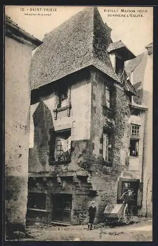 AK Saint-Yrieix /Hte-Vienne, Vieille Maison, Derière de l`Eglise