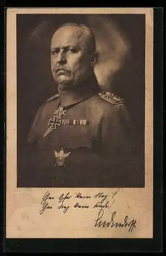 AK Erich Ludendorff, Portrait mit eisernem Kreuz und anderen Orden