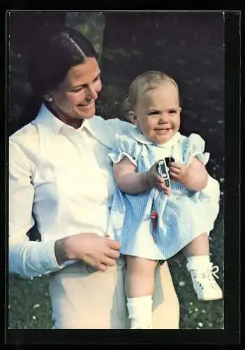 AK H. M. Drottning Silvia med H. K. H. Prinsessan Victoria