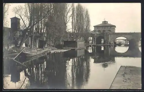 AK Münsingen, Partie am Fluss mit Brücke