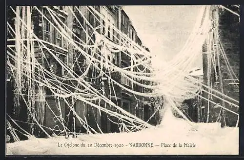 AK Narbonne, Le Cyclone du 1920, Place de la Mairie