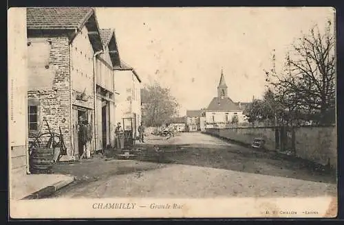 AK Chambilly, Grande Rue et église en arrière-plan