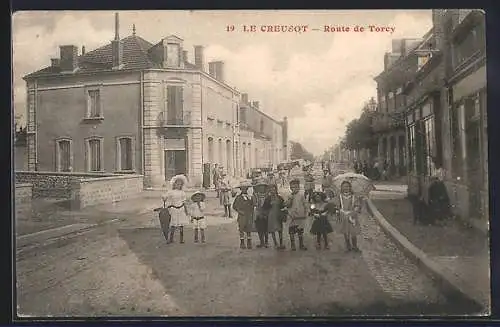 AK Le Creusot, Route de Torcy, Enfants