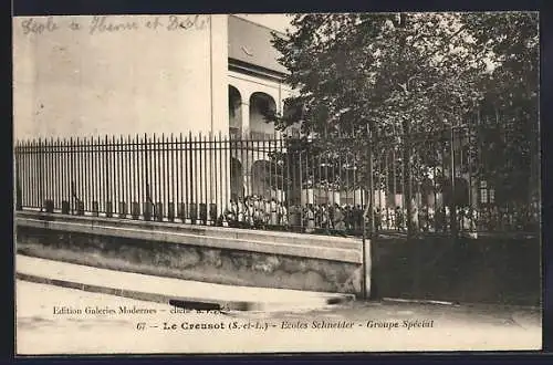 AK Le Creusot /Saone-et-Loire, Ecoles Schneider, Groupe Spécial