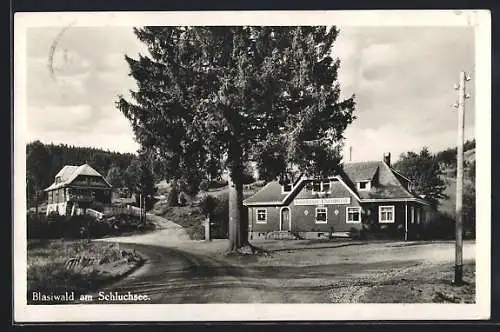 AK Blasiwald a. Schluchsee, Ortspartie mit Gasthaus Eisenbreche