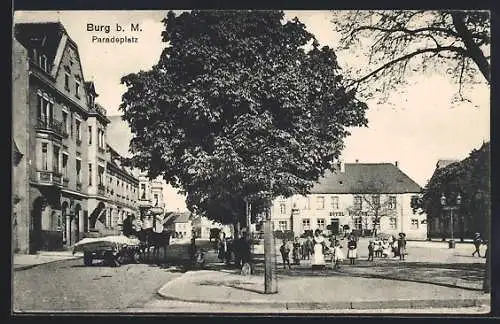 AK Burg b. M., Paradeplatz mit Hotel Roland