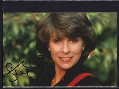 AK Musikerin Ireen Sheer mit breitem Lächeln, mit Autograph