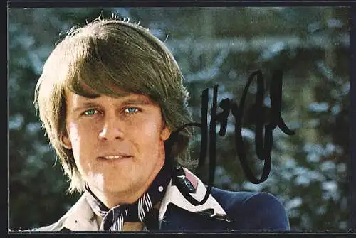 AK Musiker Howard Carpendale mit blauen Augen und Halstuch, mit Autograph