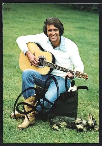 AK Musiker Peter Rubin Gitarre spielend auf einem Fass, mit Autograph