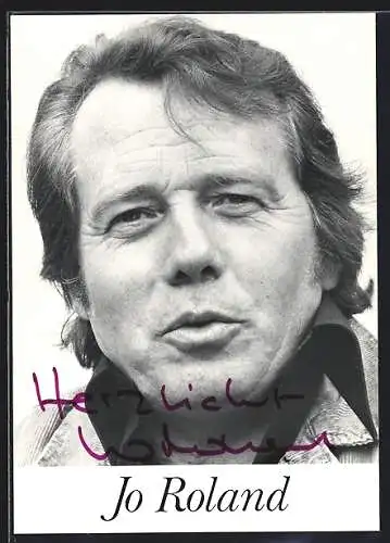 AK Musiker Jo Roland mit stoischem Blick in Nahaufnahme, mit Autograph