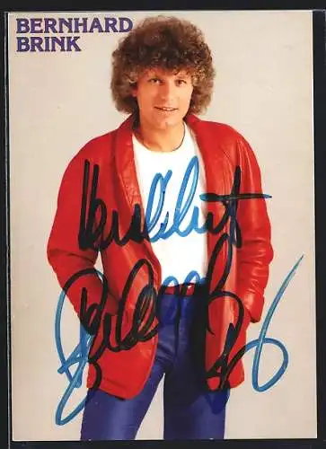 AK Musiker Bernhard Brink mit lockigem Haar in roter Lederjacke, mit Autograph