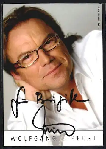 AK Musiker Wolfgang Lippert in Hemd und Brille, Autograph