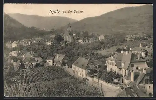 AK Spitz, Teilansicht aus der Vogelschau mit der Kirche