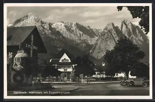 AK Garmisch, Marktplatz mit Zugspitzgruppe