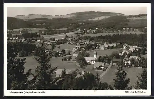 AK Hinterzarten /Hochschwarzwald, Teilansicht mit Kirche