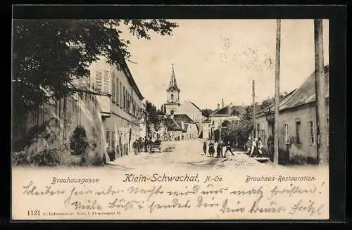 AK Klein-Schwechat /N.-Oe., Brauhausgasse mit Brauhaus-Restauration