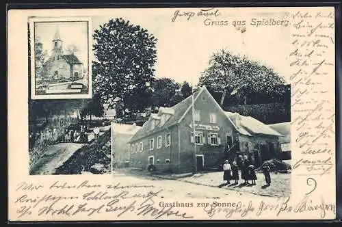 AK Spielberg, Gasthaus zur Sonne mit kleiner Versammlung, Kirche