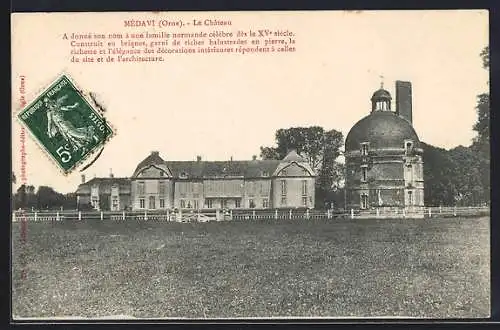 AK Médavy, Le Château du XVe siècle avec riche décoration et élégance architecturale