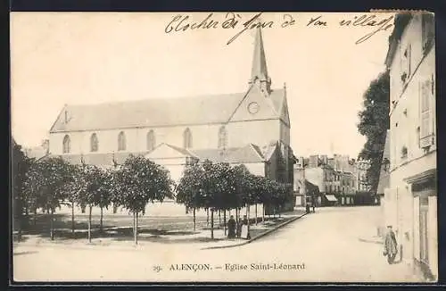 AK Alencon, Église Saint-Léonard et la rue adjacente