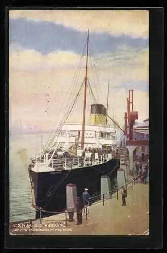 AK Passagierschiff S.S. Hibernia am Pier von Holyhead ankernd