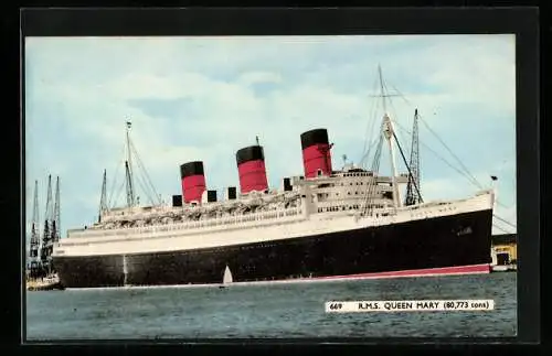 AK Passagierschiff RMS Queen Mary am Hafen vor Anker