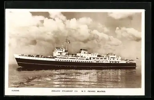 AK Passagierschiff MV Prinses Beatrix bei ruhiger See, Zeland Steamship Company