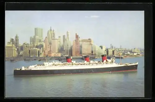 AK Passagierschiff R.M.S. Queen Mary vor Manhattan, Cunard Line