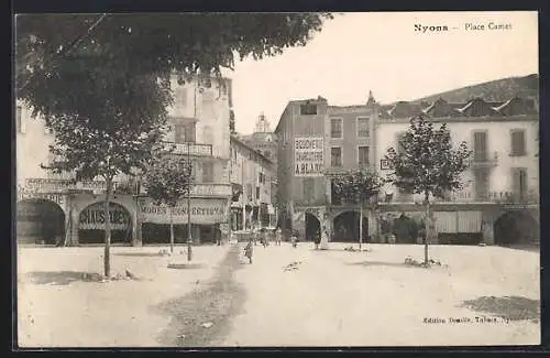 AK Nyons, place Carnot, Geschäfte
