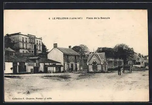 AK Le Pellerin, Place de la Bascule avec bâtiments et calèche