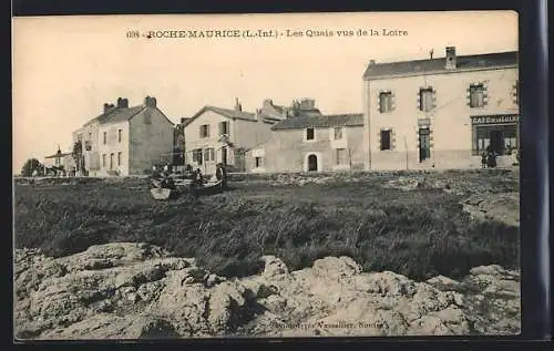 AK Roche-Maurice, Les Quais vus de la Loire