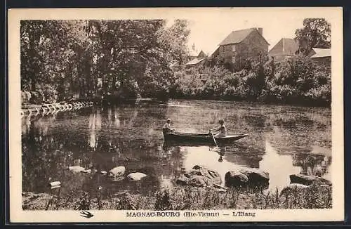 AK Magnac-Bourg, L`Étang avec deux personnes en barque