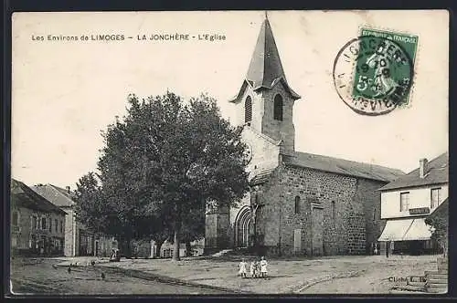 AK La Jonchère, L`église et la place du village