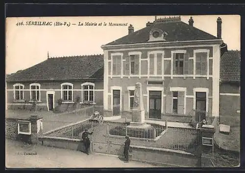 AK Séreilhac, La Mairie et le Monument