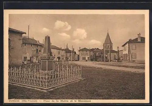 AK Cussac, Place de la Mairie et le Monument