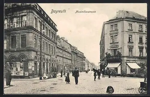 AK Bayreuth, Maximilianstrasse mit Geschäften