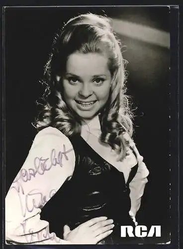 AK Musikerin Nina Lizell, original Autograph