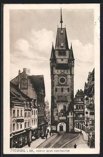 AK Freiburg / Breisgau, Partie beim Martinstor, Strassenbahn