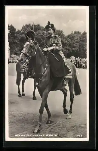 AK Her Majesty Queen Elisabeth II. on horseback