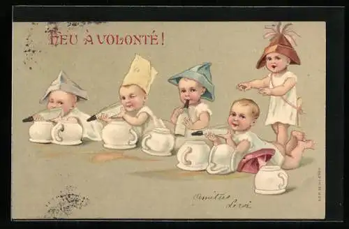 AK Kleinkinder mit Nachttöpfen zielen mit Milchfläschchen