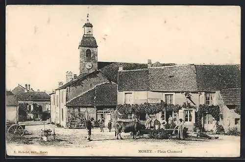 AK Morey, Place Chamard avec habitants et bétail près de l`église