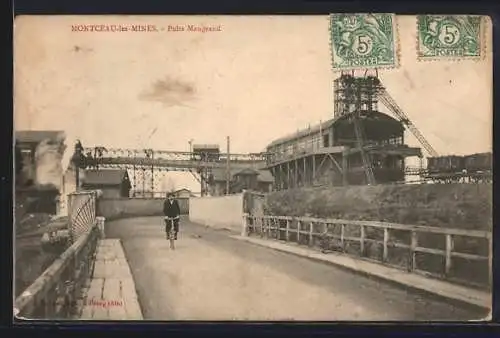 AK Montceau-les-Mines, Puits Maugrand et cycliste sur la route adjacente