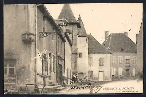 AK Perrecy-les-Forges, Vue des maisons et bâtiments historiques du village